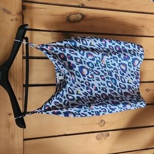 Womens size Xtra large Nine West light blue animal print tank top with adjustabl